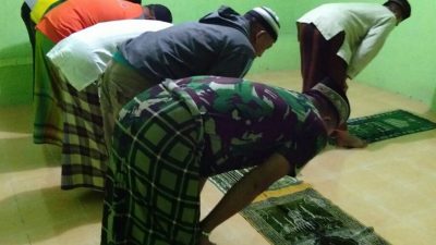 Babinsa Safari Sholat Subuh Bersama Warga di Musholla AL-IHKLAS, Koramil 0827/05 Lenteng