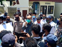 Sengketa Tanah, Warga Ketapang Barat Aksi Meminta Majelis Hakim PN Sampang Berikan Keputusan Adil