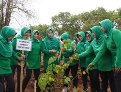 Kodim 0827/Sumenep Melaksanakan Penghijauan Dengan Masyarakat Kampung Pancasila Desa Kebunagung