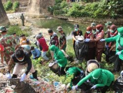 Peringatan HUT TNI ke 79, Kodim 0827/Sumenep Gotong Royong Bersihkan Sungai