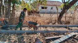 Permudah Akses, Babinsa Gotong Royong Bersama Warga Bangun Jalan Rabat